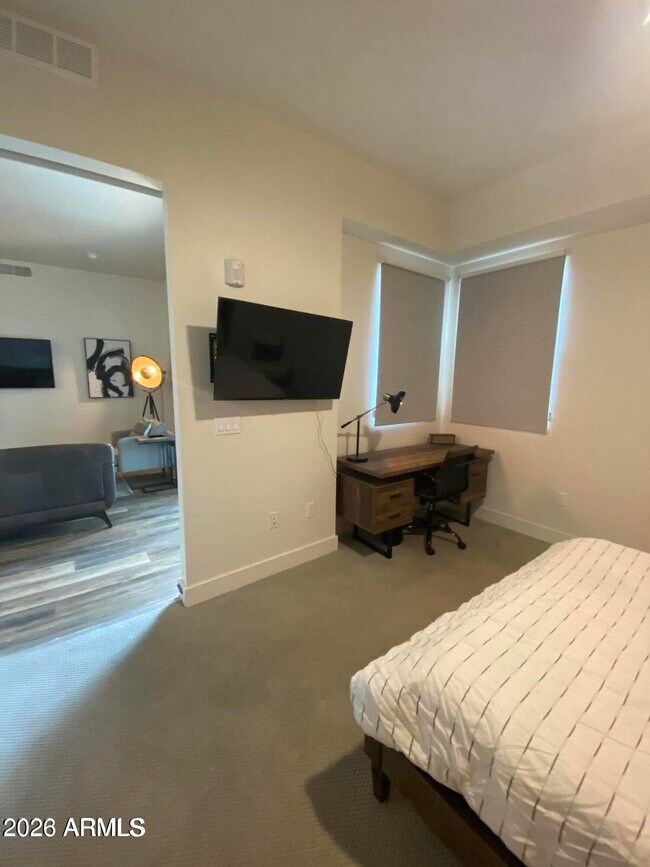 Building Photo - 7300 E Earll Dr