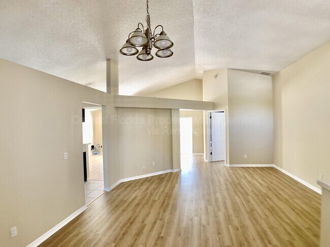 Building Photo - 295 Morning Glory Dr