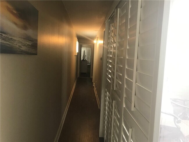 Building Photo - 111 19th St