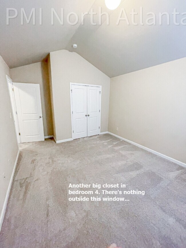 Building Photo - 328 Privet Cir