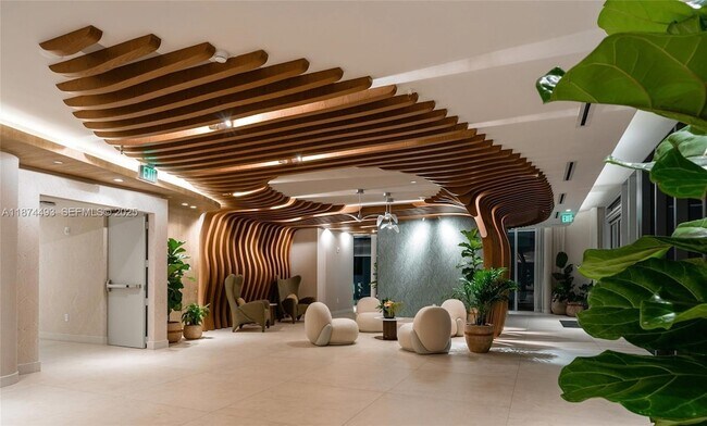 Building Photo - 700 NE 24th St