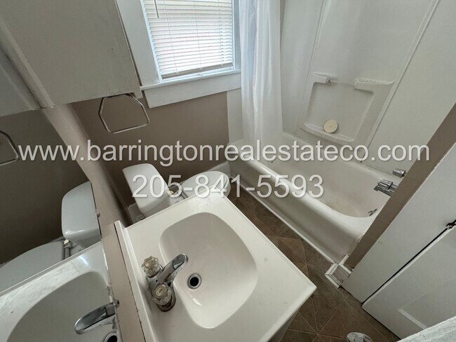 Building Photo - 8202 4th Ave S