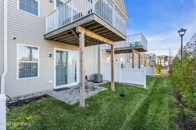 Building Photo - 2002 Evans Ln