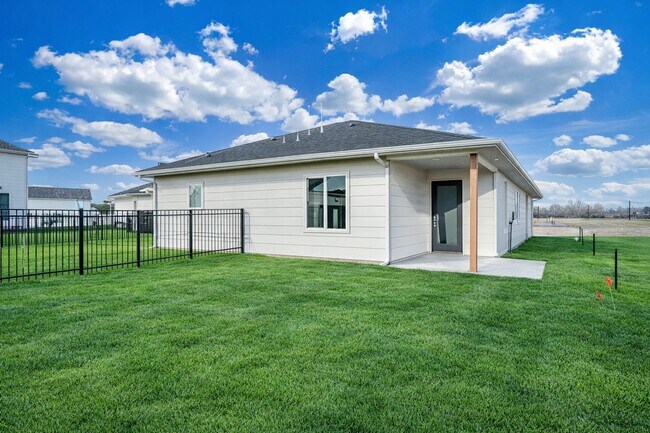 Building Photo - Pineway Aria Plan