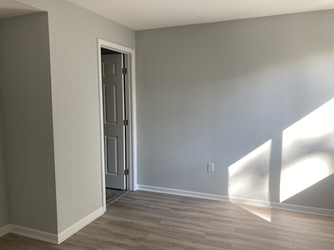 Building Photo - 719 Cypress Dr