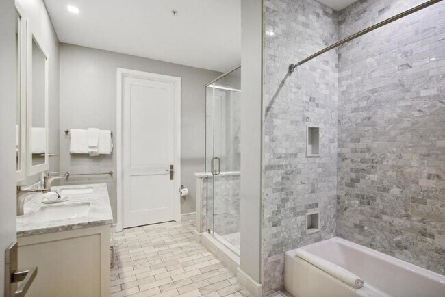 Building Photo - 822 Perdido St