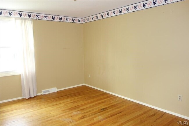 Building Photo - 4600 Brookhill Dr S