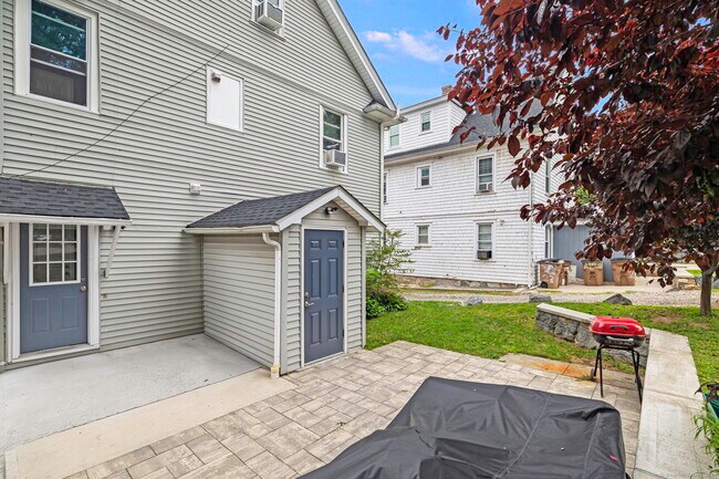 Building Photo - 21 Quintard Terrace