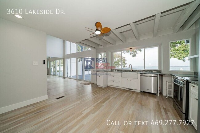 Building Photo - 3610 Lakeside Dr