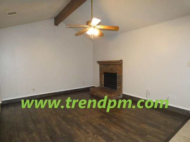 Building Photo - 412 Asbury Dr