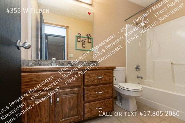 Building Photo - 4353 W Tilden-