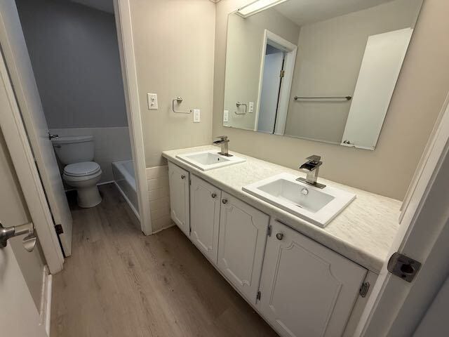 Building Photo - Large Home in Far North Peoria