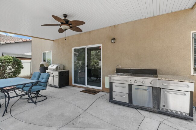 Building Photo - 30916 Snowberry Ln