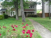 Building Photo - Large Townhouse in SE Huntsville