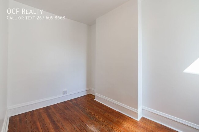 Building Photo - Three Bed Point Breeze Townhome