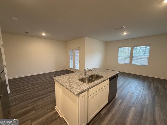 Building Photo - 1204 Fagiolo St