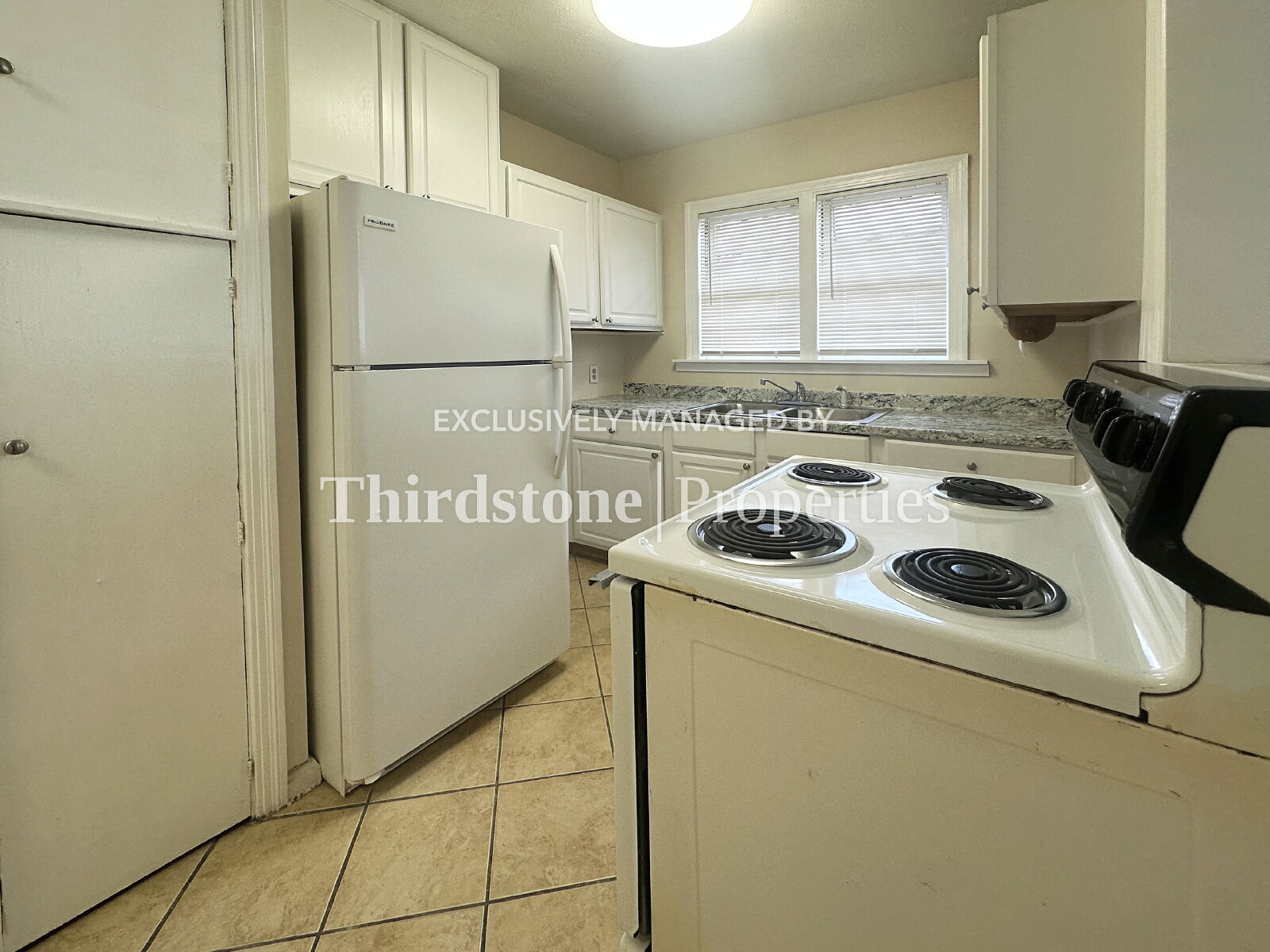 Building Photo - 2659 College St