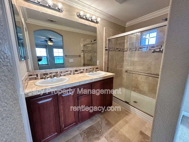 Building Photo - 5301 E Commerce Way