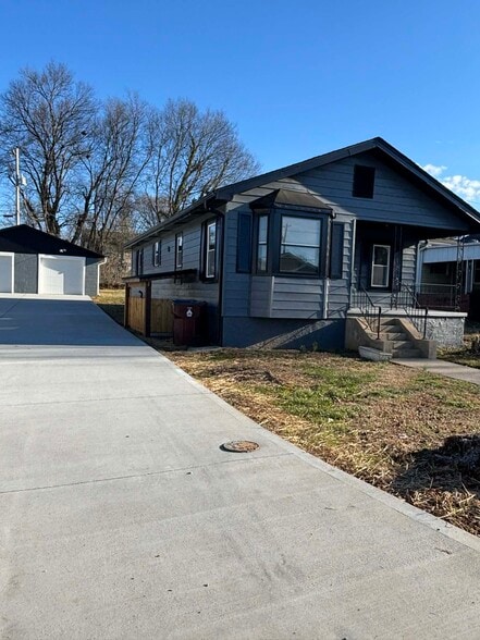 side house - 166 E Bell St