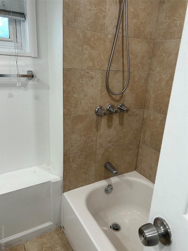 Building Photo - 30 Gates Ave