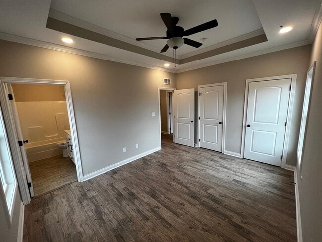 Building Photo - 1208 County House Ln