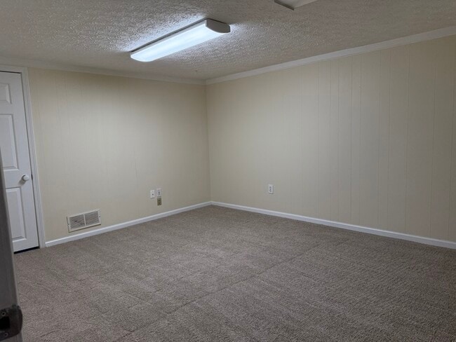 Building Photo - Beautifully remodeled 2BD, 2.5BA, Polaris ...