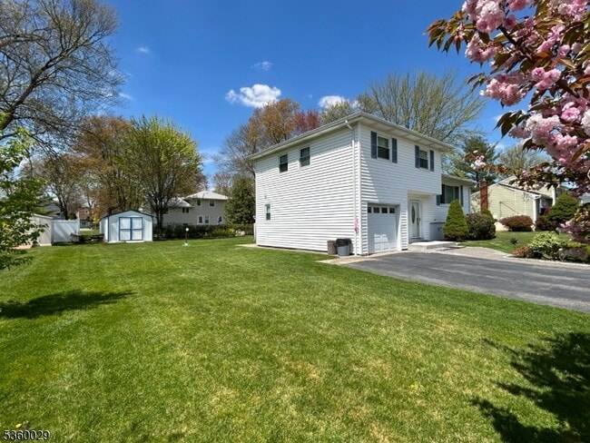 Building Photo - 23 Distler Ave