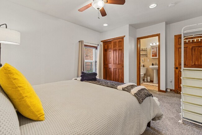Building Photo - Wonderful Sloan's Lake Home