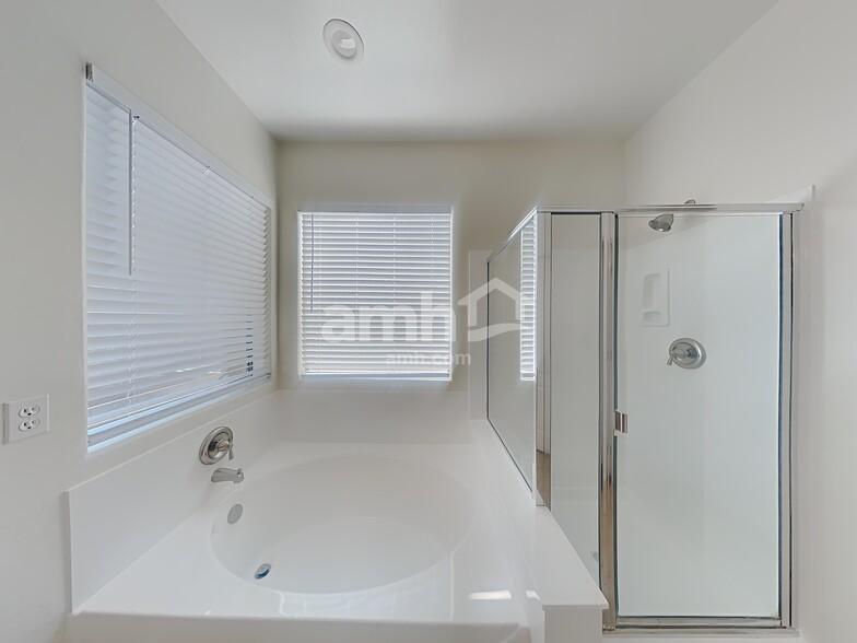 Building Photo - 17929 W Port Au Prince Ln