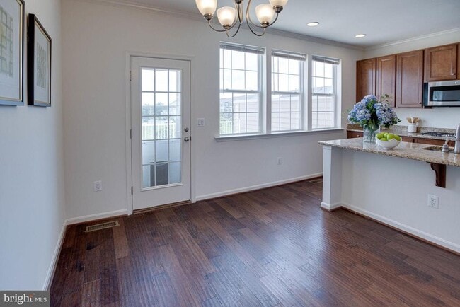 Building Photo - 25636 Pleasant Valley Rd