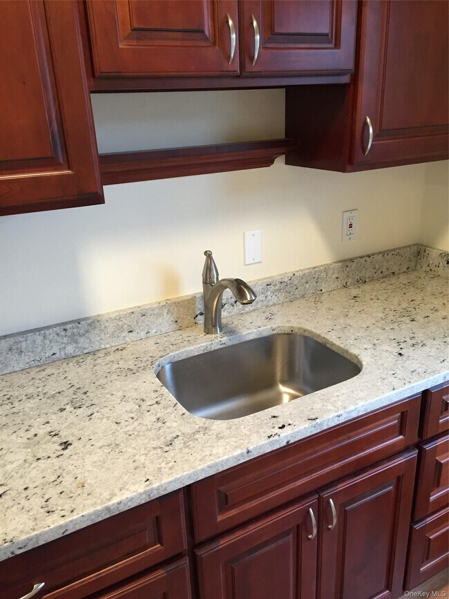 Building Photo - 8 Parkway Terrace