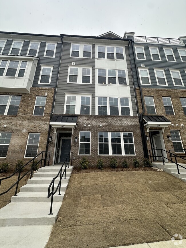 Building Photo - Brand New Condo Walking Distance to Wegman...