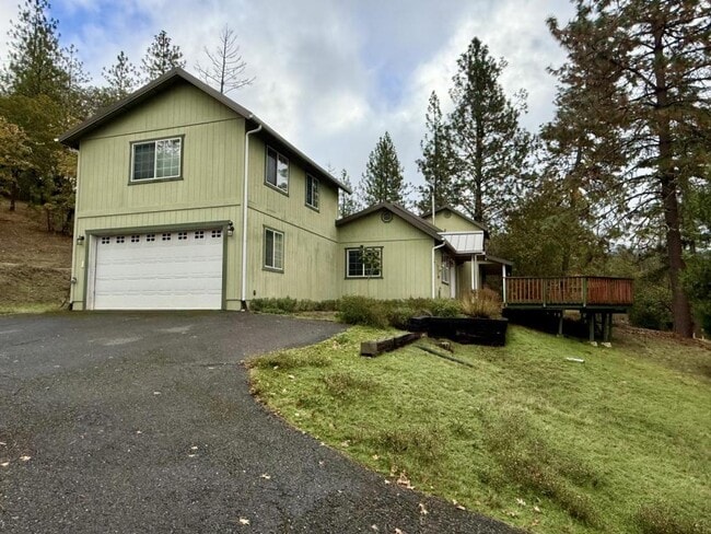 Primary Photo - 300 Colonial Dr