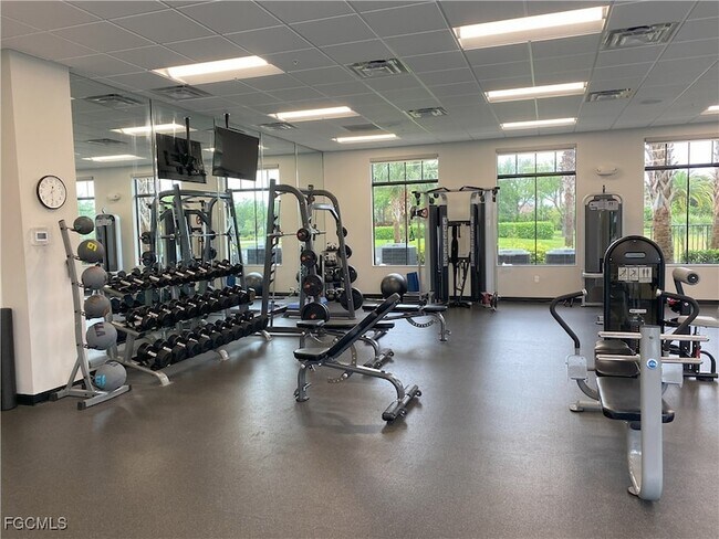 Building Photo - 3261 Altimira Dr