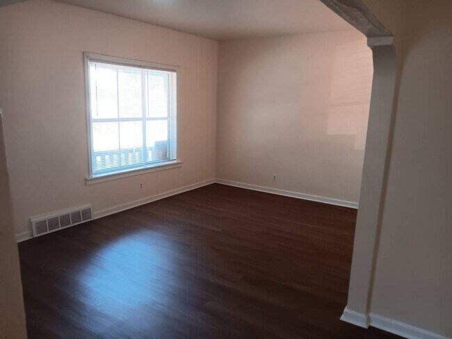 Building Photo - 3356N12thJ