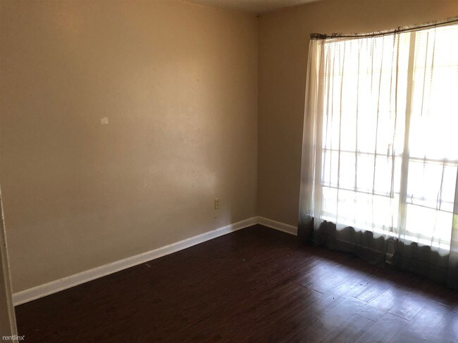 Building Photo - 2 br, 1 bath  - 814 Navajo Trl