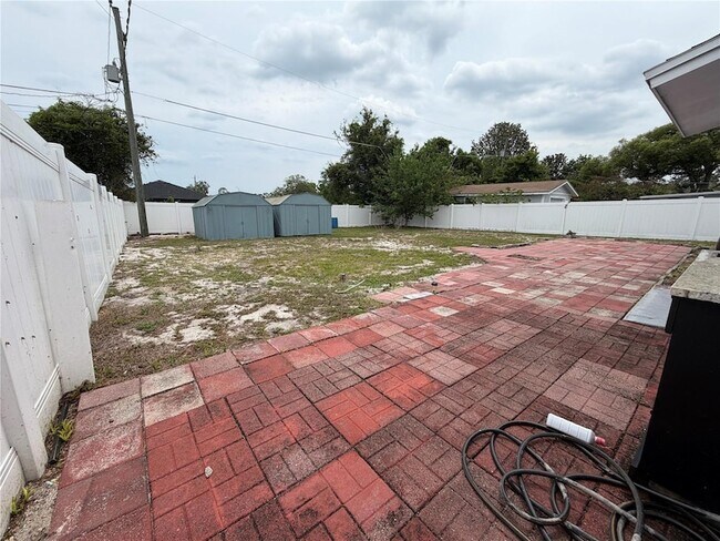Building Photo - 1767 Valencia Ave