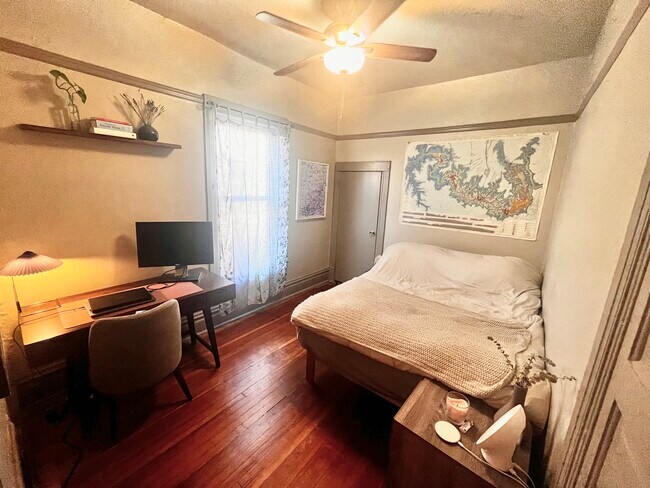 Second bedroom - 3412 N Raleigh St
