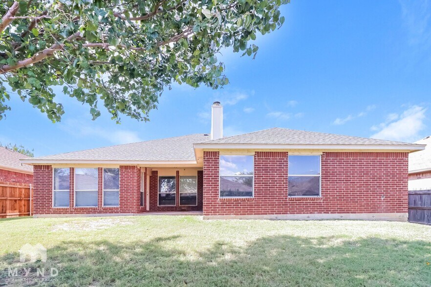 Building Photo - 105 Adams Dr