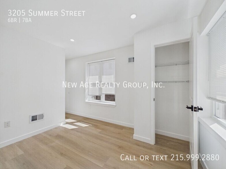 Building Photo - 3205 Summer St