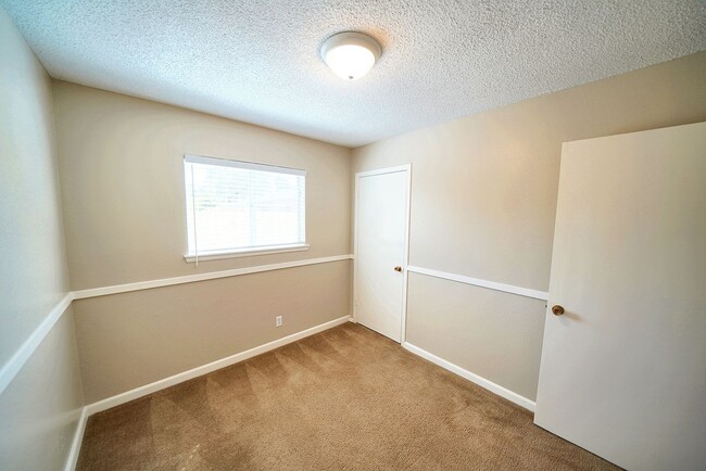 Building Photo - Move-In Ready 4-Bedroom Gem in the Heart of Schertz! - Realtor Commission: $500