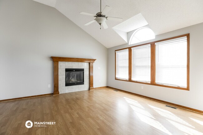 Building Photo - 1401 S Huntington Dr
