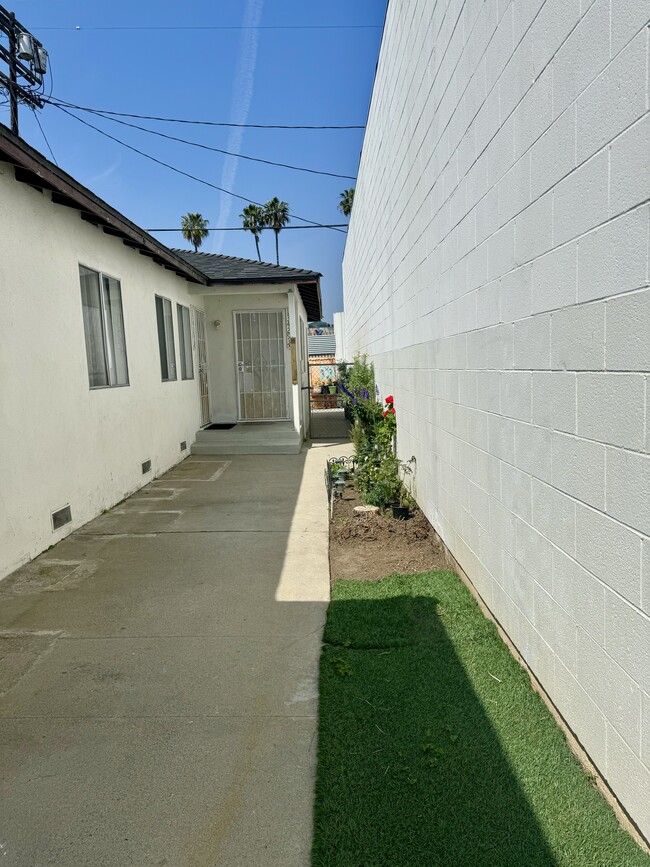 Building Photo - 13429 Beach Ave