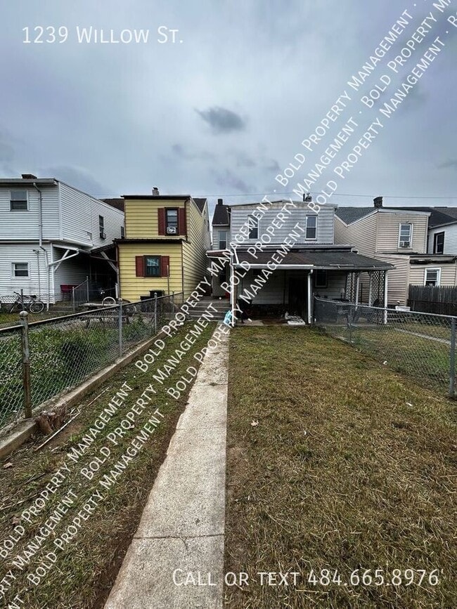 Building Photo - 1239 Willow St