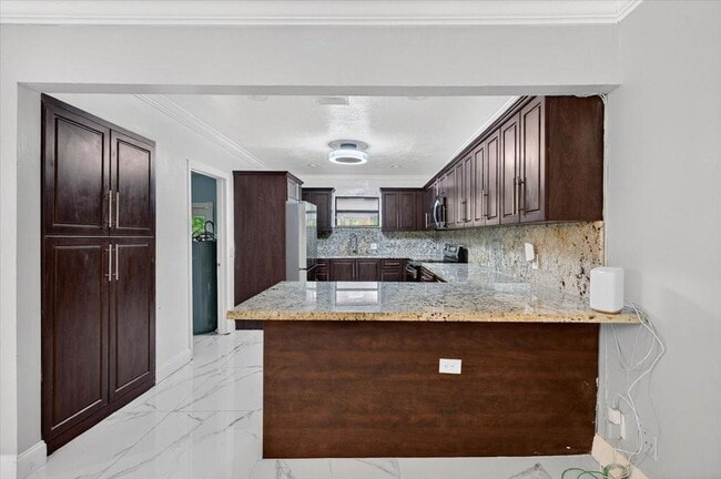 Building Photo - 15775 N Miami Ave