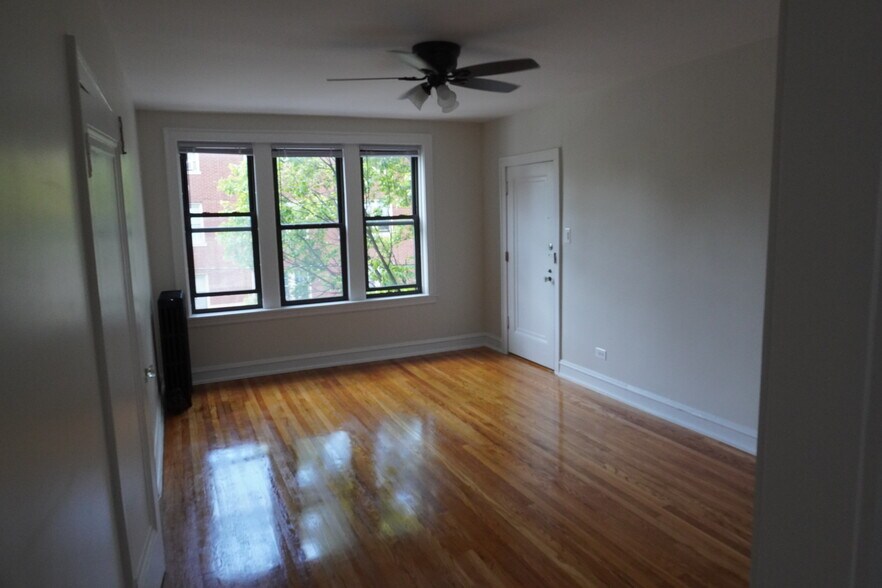 Building Photo - 4107 N Kedzie Ave