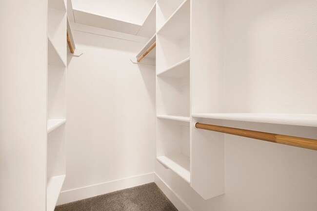 Building Photo - Welcome to your new 1 bedroom home nestled in the serene beauty of Paradise, CA!