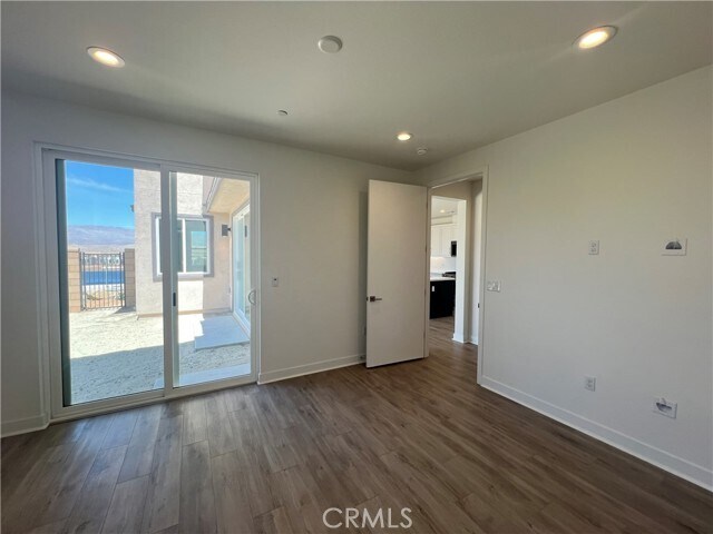 Building Photo - 36318 Warren Dr