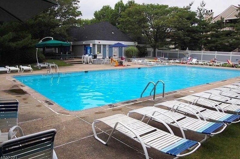 Building Photo - 452 Tournament Dr