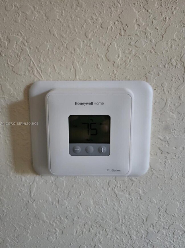 Building Photo - 14640 SW 15th St